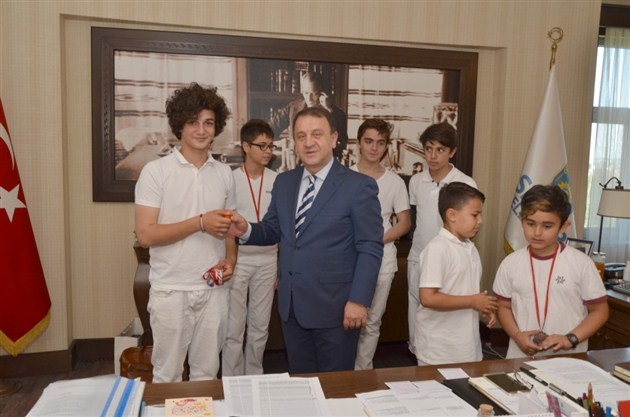 Işıklar şampiyon okçuları ödüllendirdi