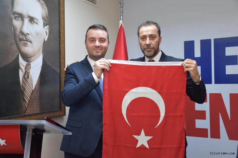 Bayrak öpüp söz verdiler