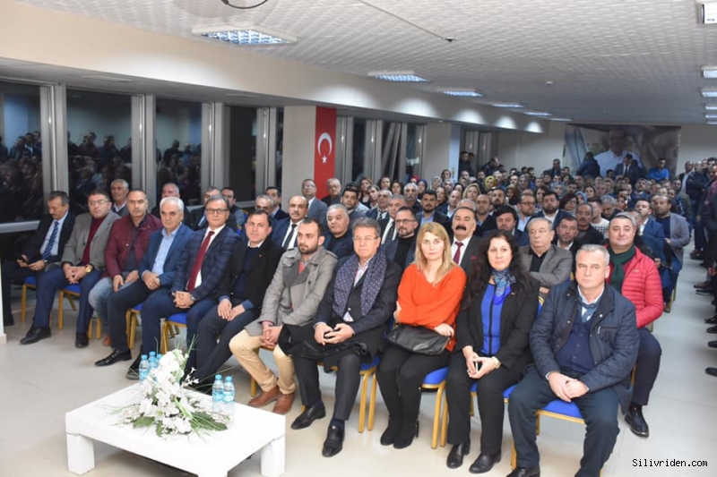 Bayrak öpüp söz verdiler