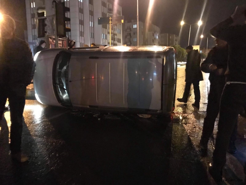 Aşırı hız yapan araç yan yattı