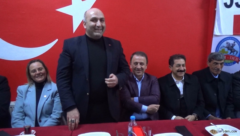 Işıklar, "Bıçakla ekmek de kesersin insan da"