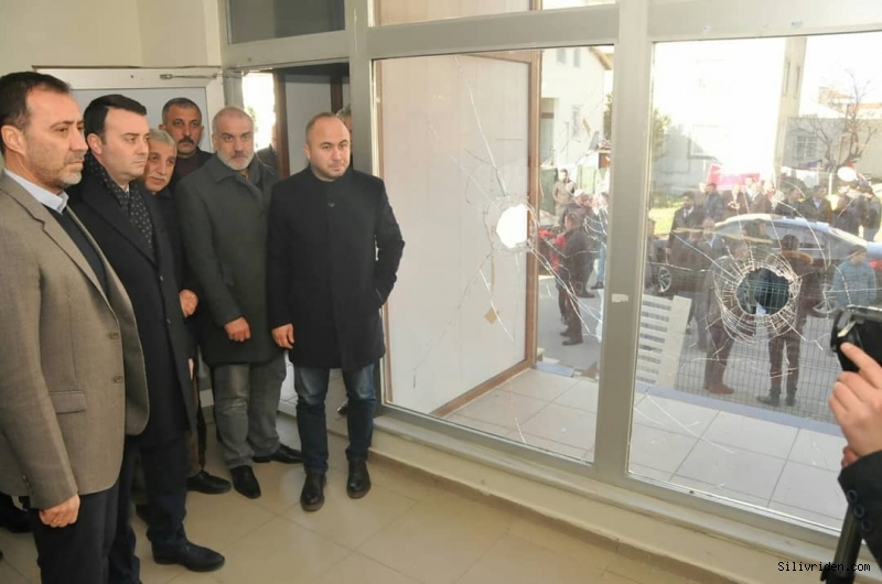 Cumhur İttifakı seçim ofisine taşlı saldırı