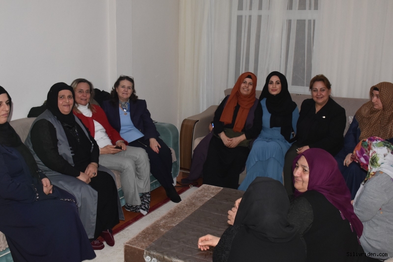 Işıklar ev ziyaretlerinde hemşerileriyle buluşuyor