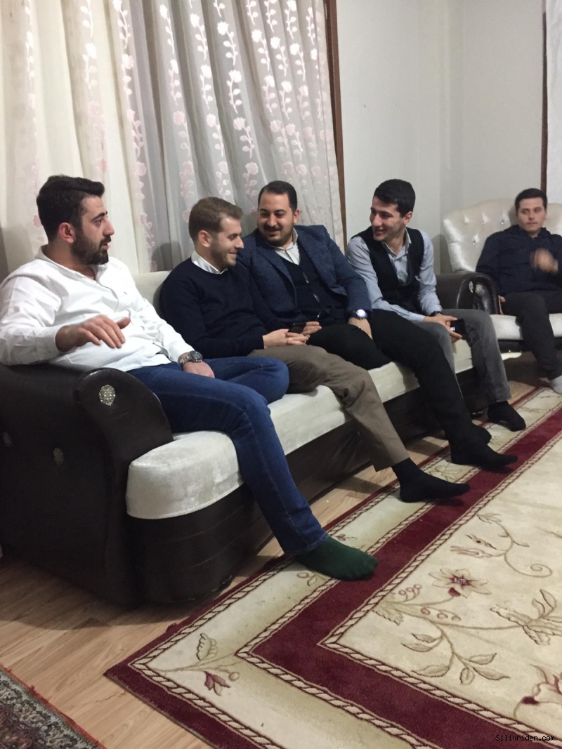 Üniversite Öğrencilerine İttifak Markajı