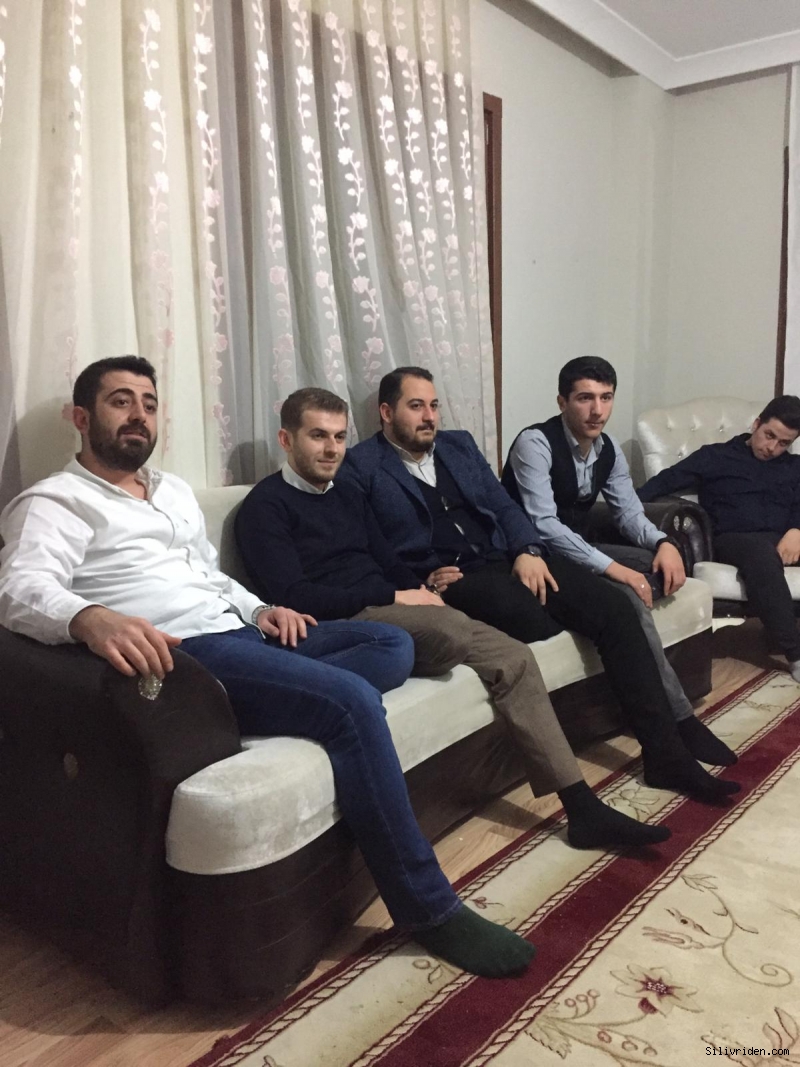 Üniversite Öğrencilerine İttifak Markajı