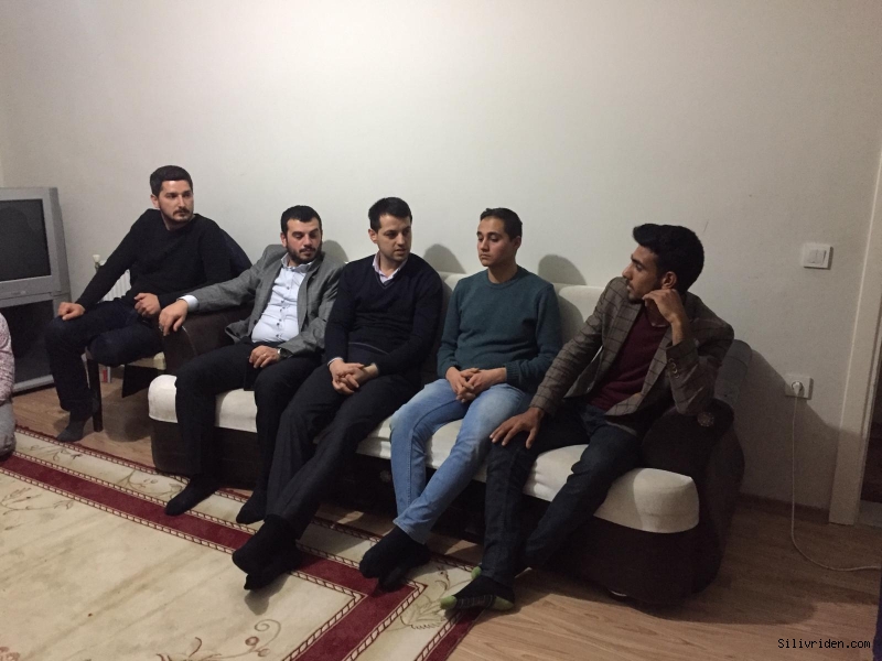 Üniversite Öğrencilerine İttifak Markajı