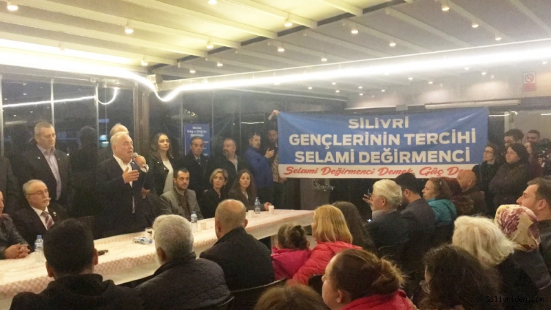 "Binaları giydirsen ne yazar, insanlar seni gönlünden sildi"