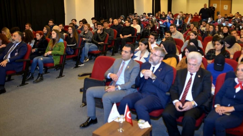 Değirmenci öğrencilere belediyeciliği anlattı