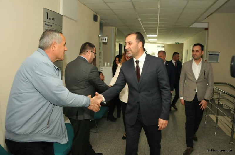 Yılmaz belediye personelini ziyaret etti