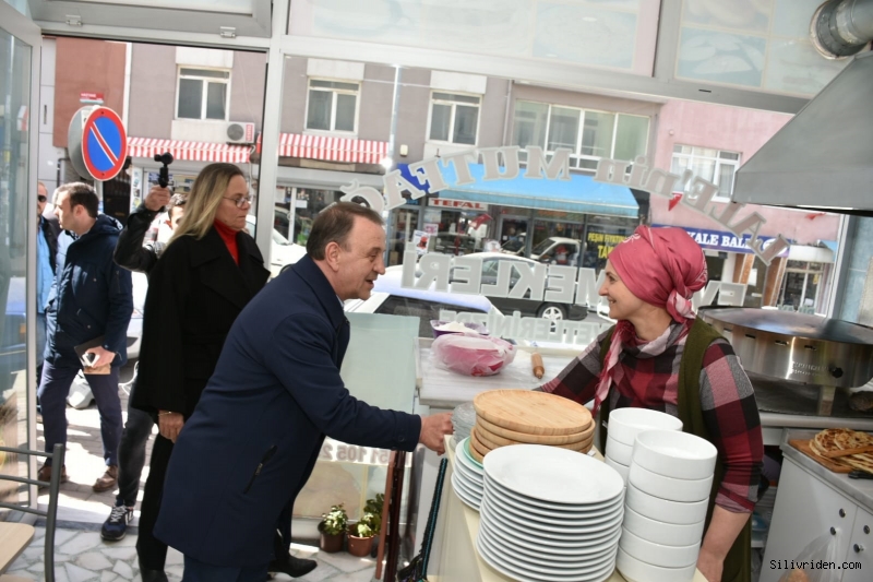 Fatih Mahallesi esnafı Işıklar'ı ilgiyle karşıladı