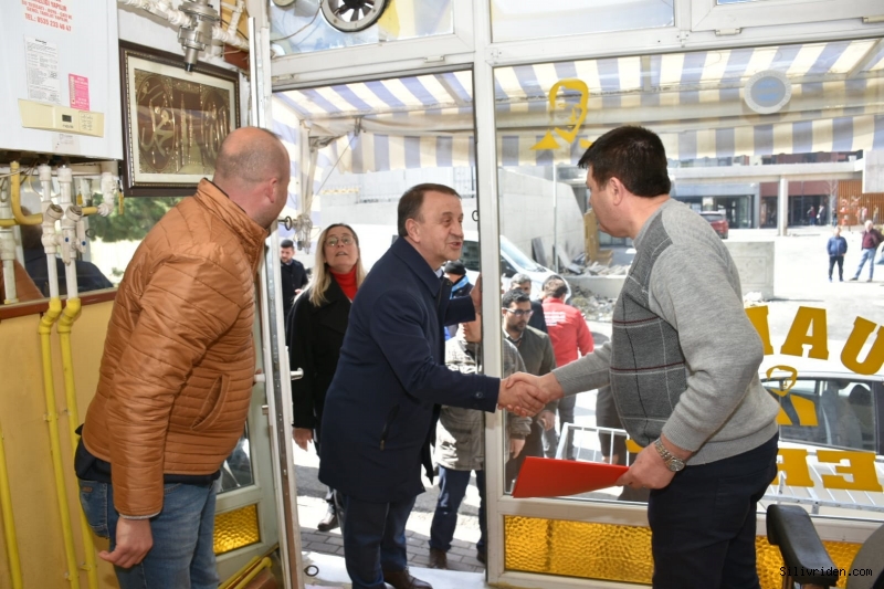 Fatih Mahallesi esnafı Işıklar'ı ilgiyle karşıladı