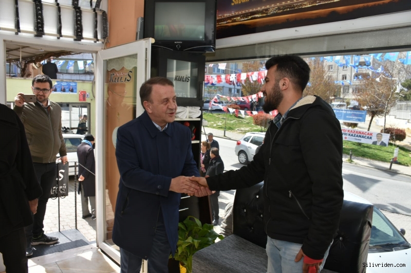 Fatih Mahallesi esnafı Işıklar'ı ilgiyle karşıladı