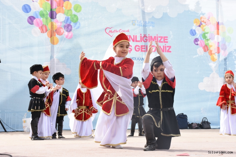 SİLİVRİ'DE 23 NİSAN KUTLAMASI