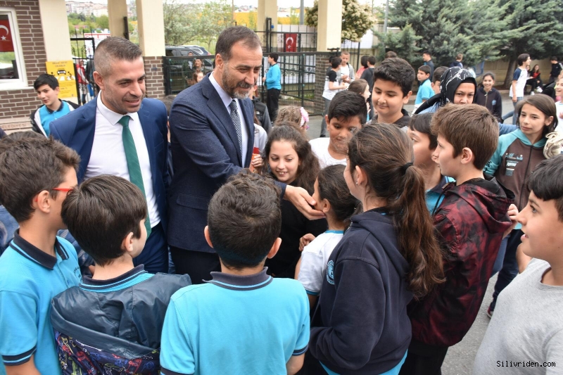 Ertuğrul Gazi Ortaokulu Kütüphanesi Açıldı