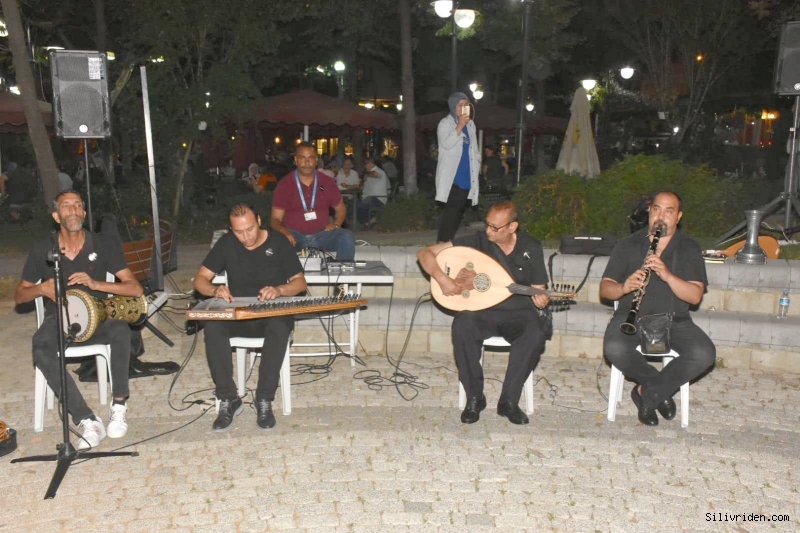 Silivri Sahili'nde müzik keyfi