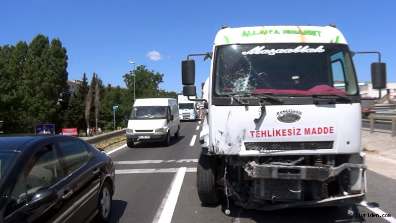 Freni boşalan tanker 6 otomobile çarptı: 7 yaralı