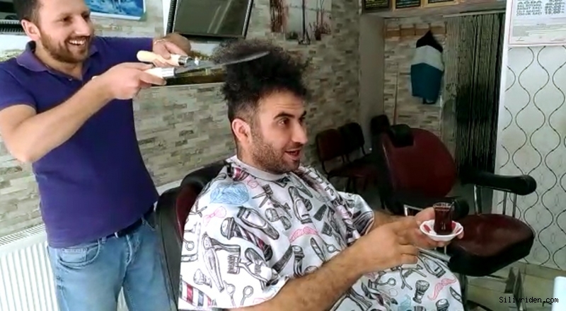 Silivrili kuaförden ilginç saç tıraşı