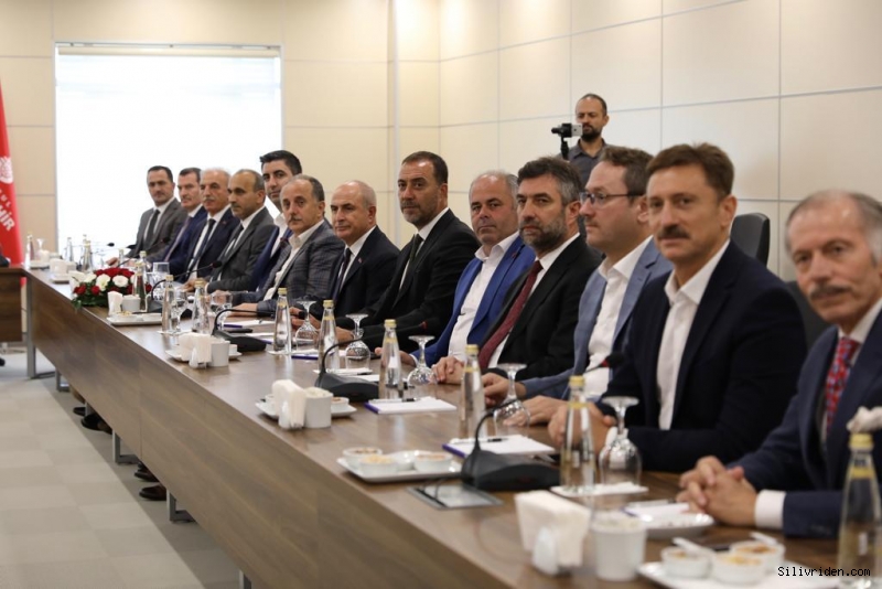Başkan Yılmaz, belediye başkanları toplantısına katıldı