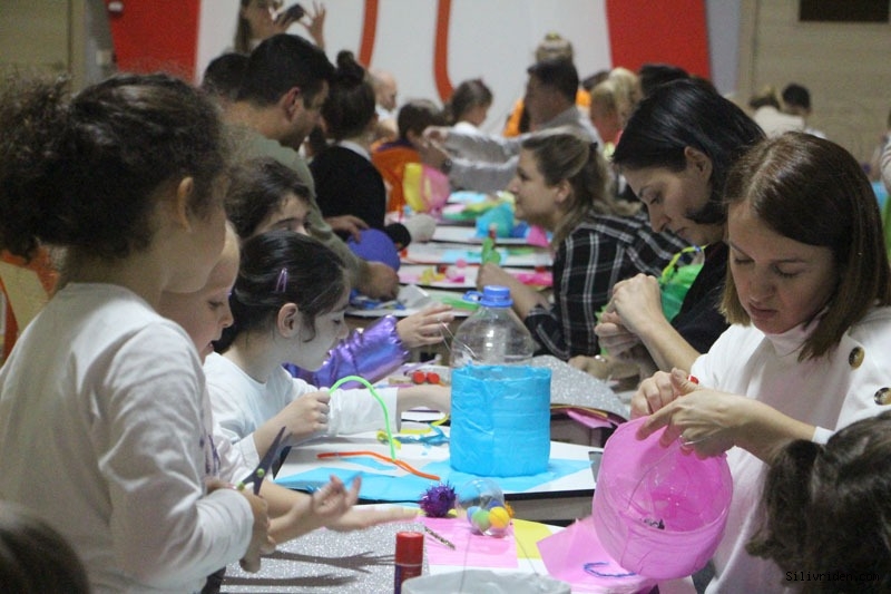 Odak öğrencileri mutluluk için ışık yaktı