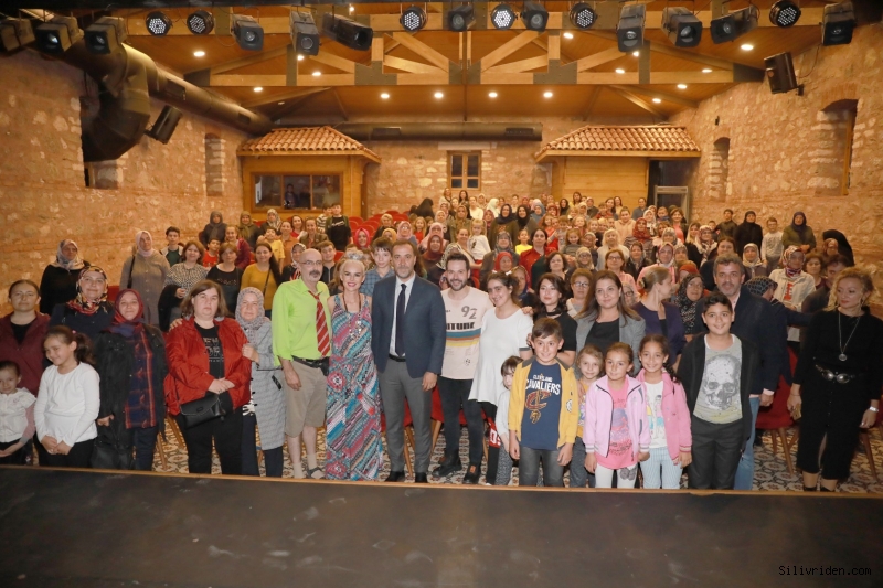 Köylerde yaşayan kadınlar tiyatro ile buluştu