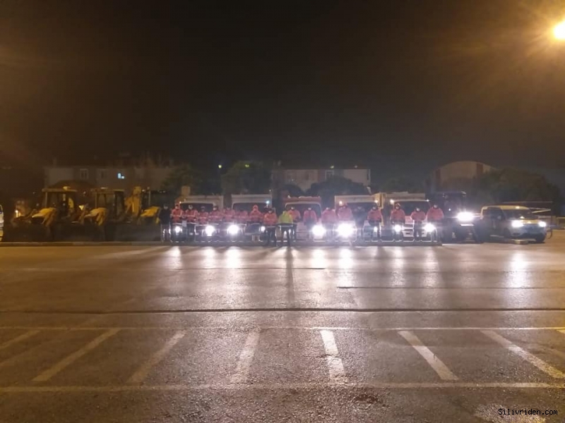 Silivri Belediyesi tüm mahallelerde karla mücadele ediyor