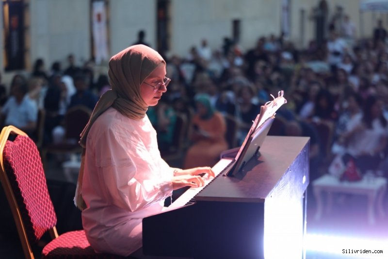 Akademi ilk mezunlarını verdi