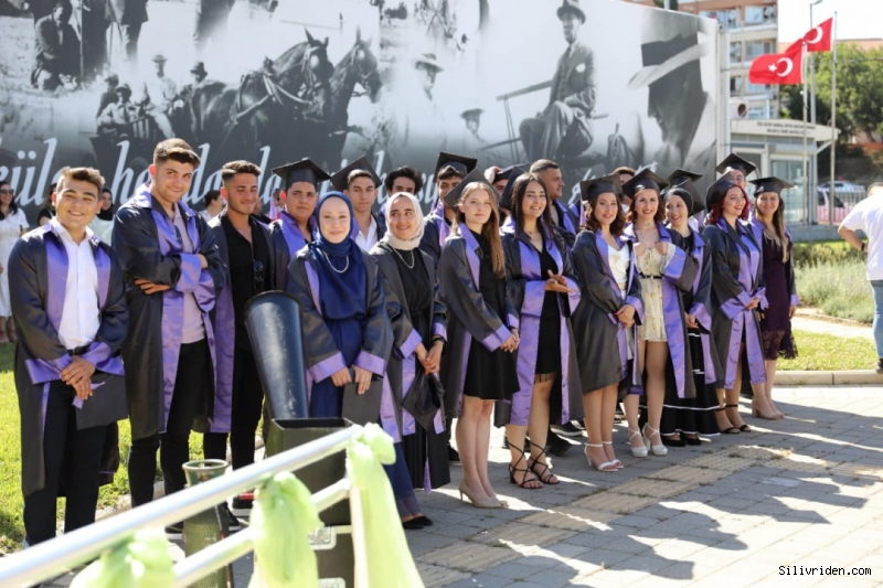 TÜRAM'da mezuniyet coşkusu