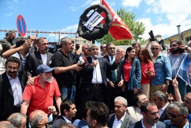 12.5 milyon insanı zor tutuyoruz