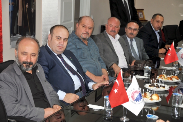 Fuat Avni'nin kim olduğunu açıkladı