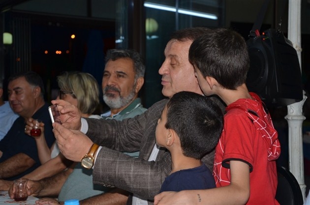 Işıklar sokak iftarlarında
