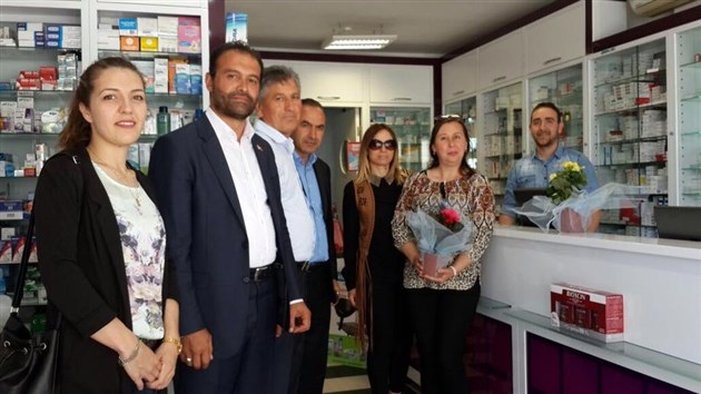 AK Parti ve CHP eczacıları ziyaret etti!