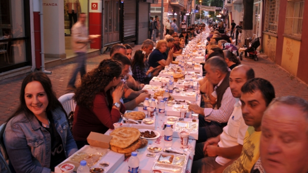 Silivri'de sosyal medyayı sallayan iftar!