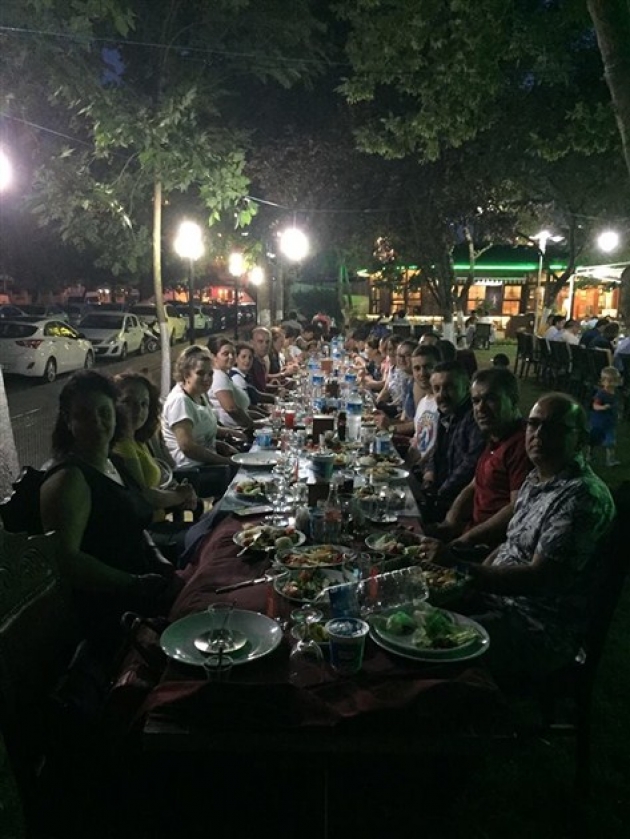Turgut Reis İlkokulu öğretmenleri iftar yaptı!
