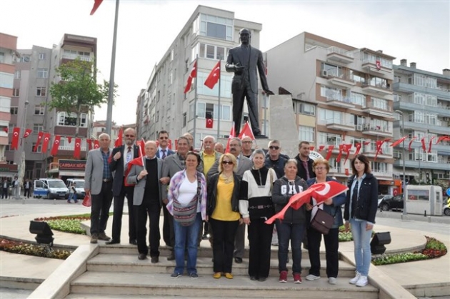 Atatürk Anıtı'na çelenk sunumu yapıldı!
