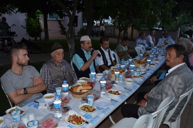 Işıklar sokak iftarlarında