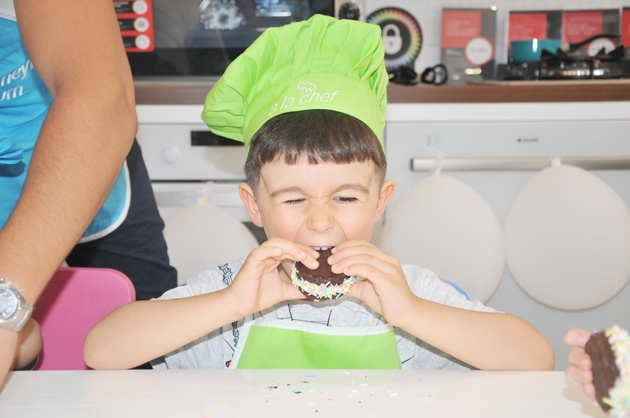 Miniklere cupcake şenliği