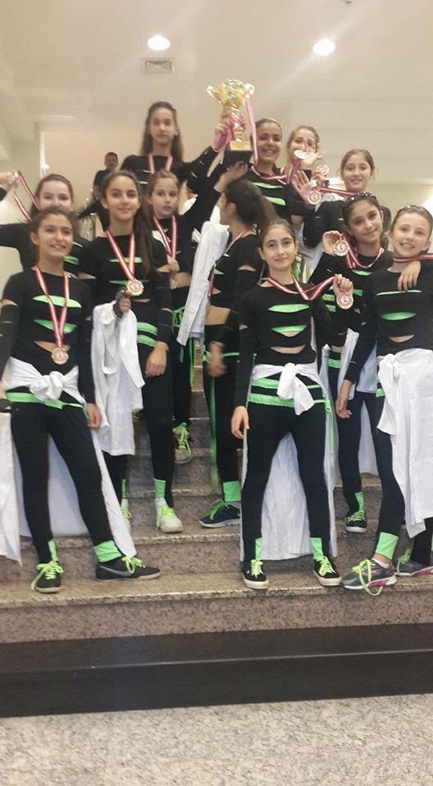 Mektebim Serbest Stilde Türkiye Birincisi