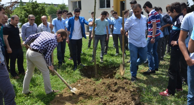 Doğrular Grup desteğiyle ağaç dikti!