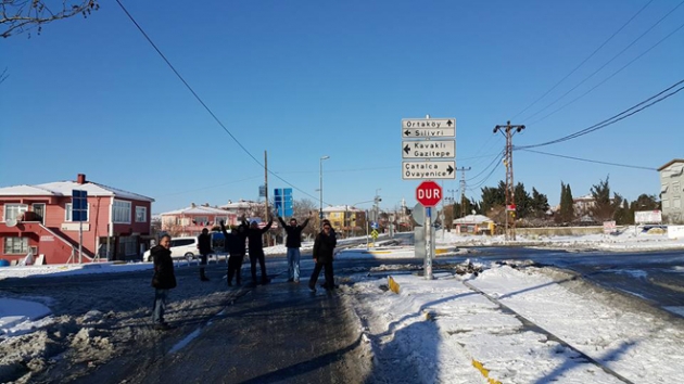 Ortaköy Mahalle halkından teşekkür pankartı