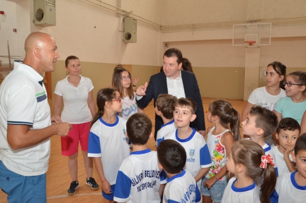 Balcıoğlu bunu hep yapıyor