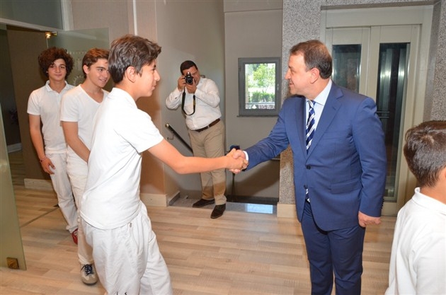 Işıklar şampiyon okçuları ödüllendirdi