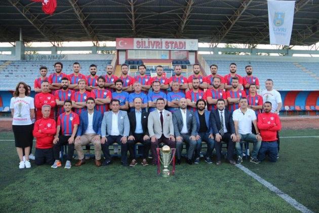 Tarihi başarı coşkuyla kutlandı