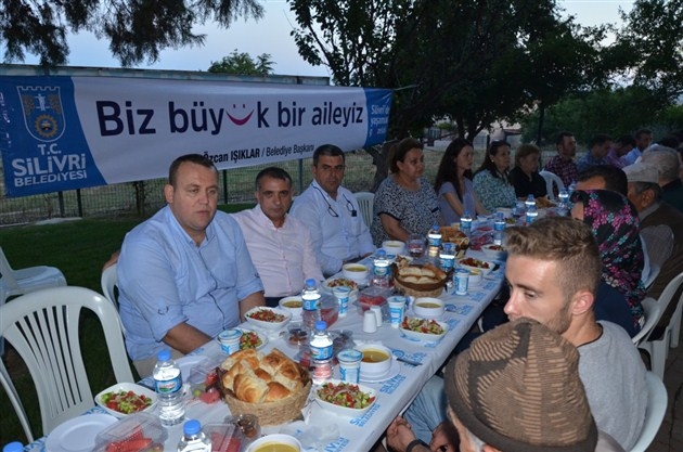 Işıklar sokak iftarlarında