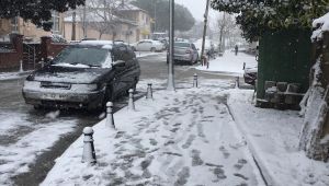 Silivri'de kar yağışı etkili olmaya başladı
