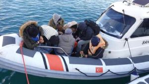 Silivri Limanı'na kayıtlı tekne göçmen taşırken yakalandı