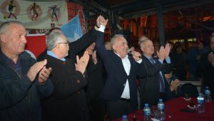 Kavaklı'da "efsane başkan" diye karşılandı