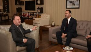 Yılmaz belediye personelini ziyaret etti