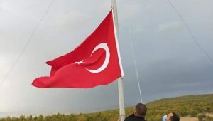 Korucular istedi Başkan Yılmaz Bingöl'e bayrak gönderdi