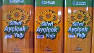 Silivri Belediyesi ürettiği ayçiçek yağını 10 bin aileye dağıtıyor