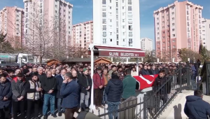 Depremde hayatını kaybeden Gökhan öğretmen toprağa verildi